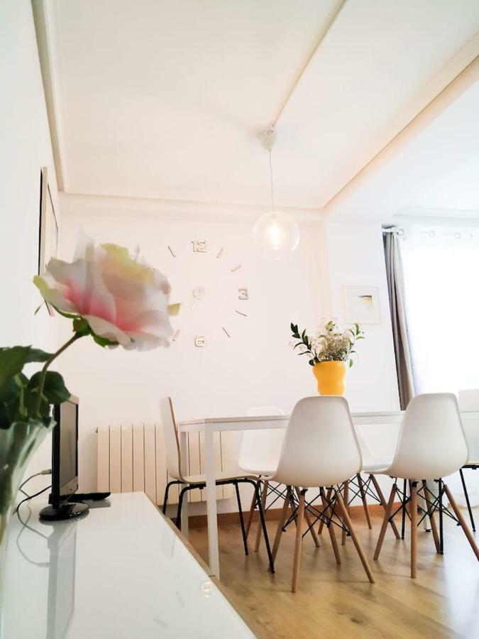 Living Burgos Apartment Bagian luar foto